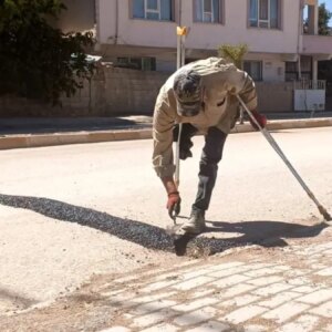 bedensel engelli muhtar kendi kasisini yapti anVk52z3