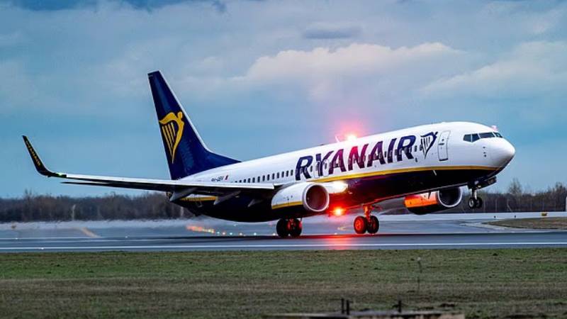 pasaport yiyen ve tuvalete atan yolcular londra ucagini parise indirdi 4wYrXzAm