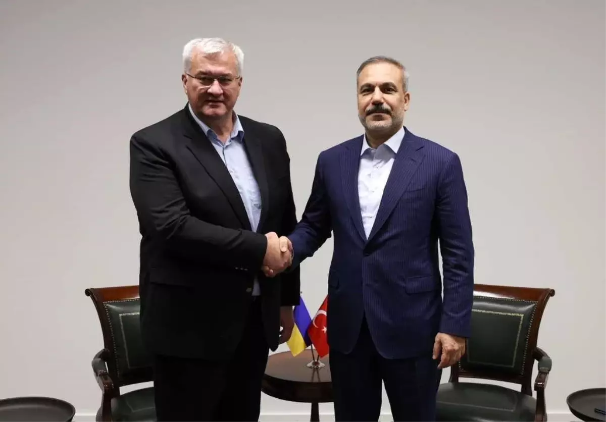 fidan ve sybiha luksemburgda gorustu 2vhgdiZV.jpg