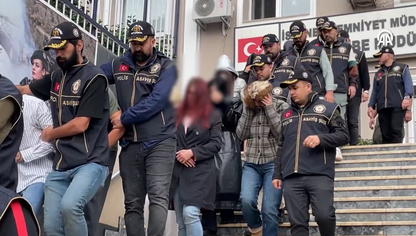 istanbulun 15 ilcesine ahlak polisinden baskin MCklTBnR.jpg