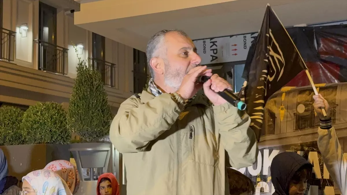 uskudarda mcdonalds protestosu suruyor IMVWrAq8.jpg